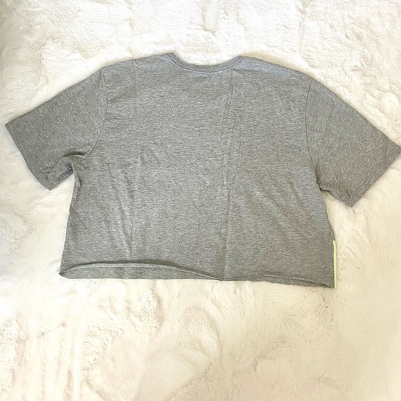 3/$20 Nike Color Block Grey and Lime Polka Dot Athletic Cut Cropped Tee - Picture 4 of 6